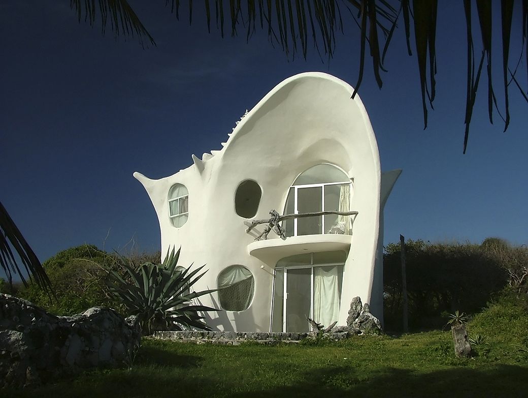 Some Of The Weirdest Houses In The World That Will Make You Go WTF
